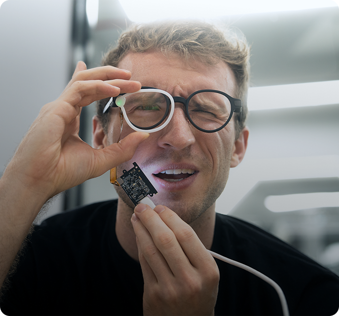 Cayden Pierce with Mentra Display