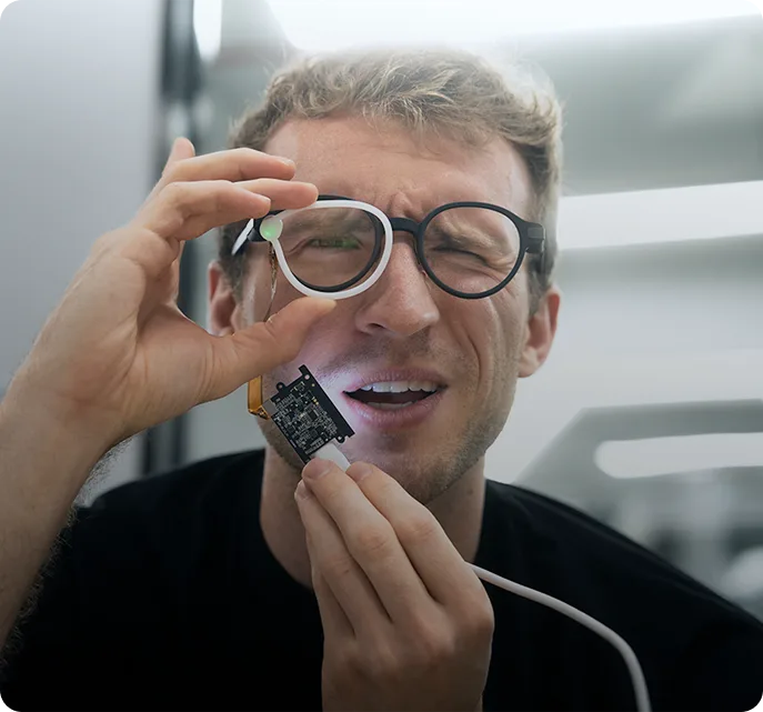 Cayden Pierce with Mentra Display